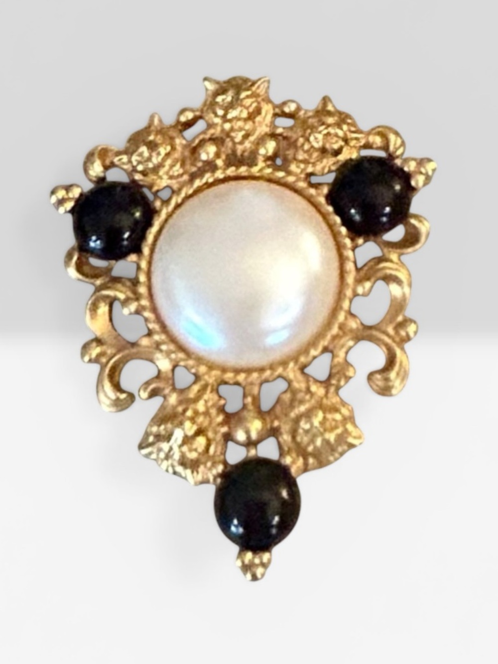 Vintage AVON Faux Pearl Lion Baroque Brooch Victorian - Picture 4 of 10